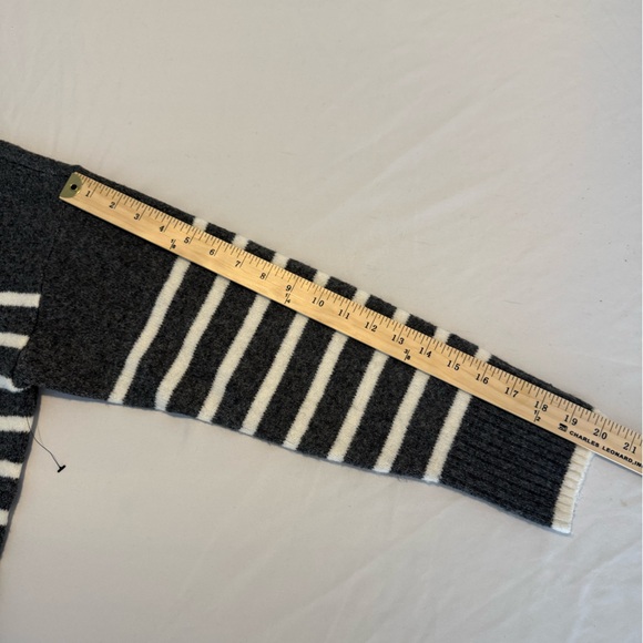 Vince Camuto Striped Knit Sweater – Size Medium (Oversized Fit) - Picture 8 of 10